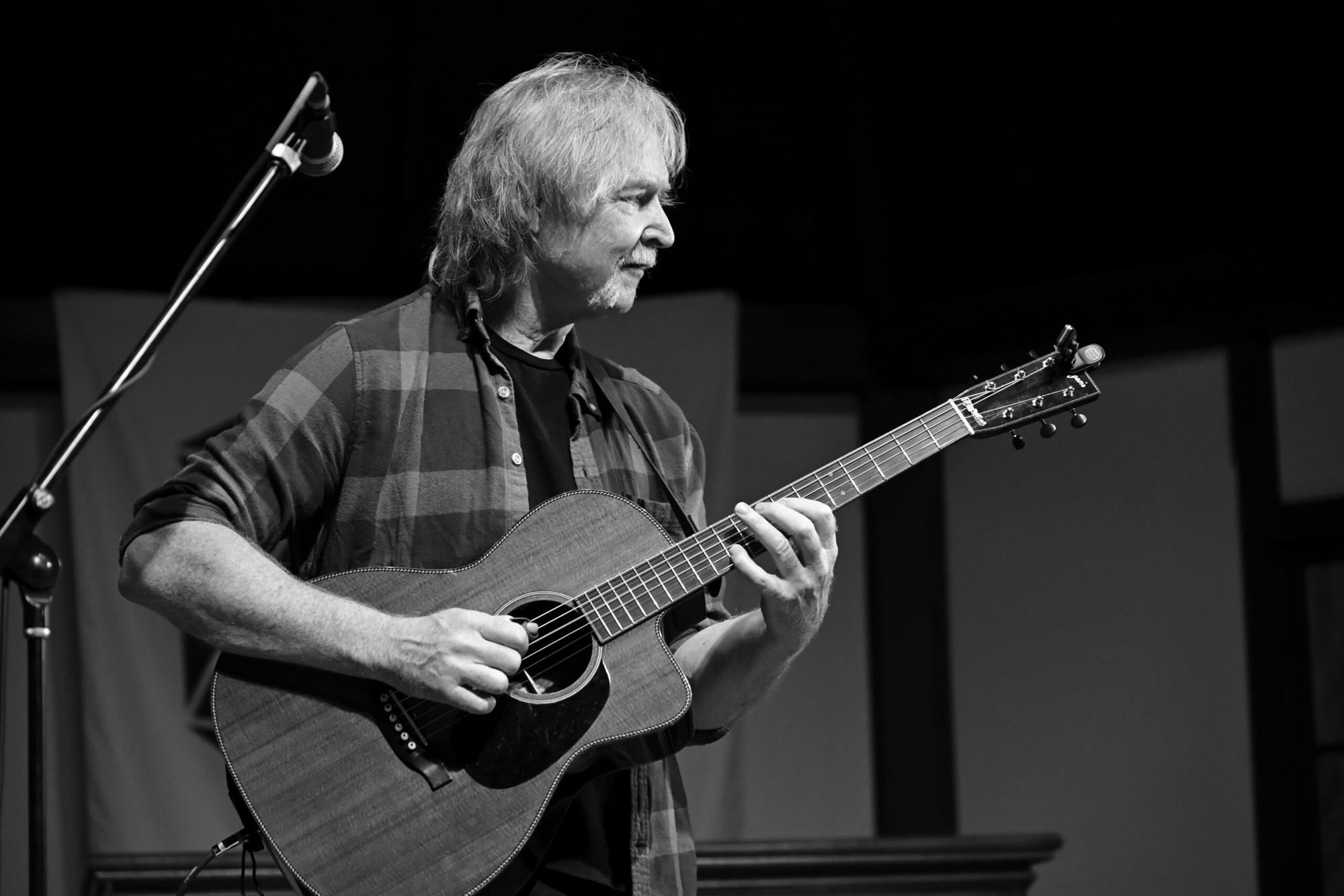 Tim and Myles Thompson performing