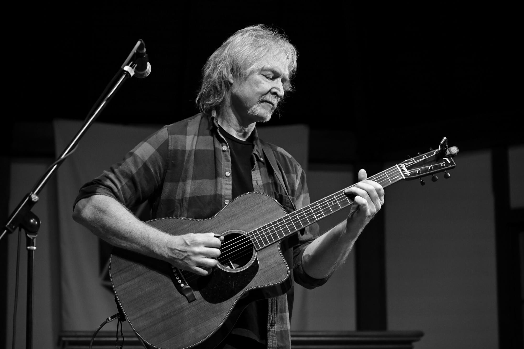 Tim and Myles Thompson performing